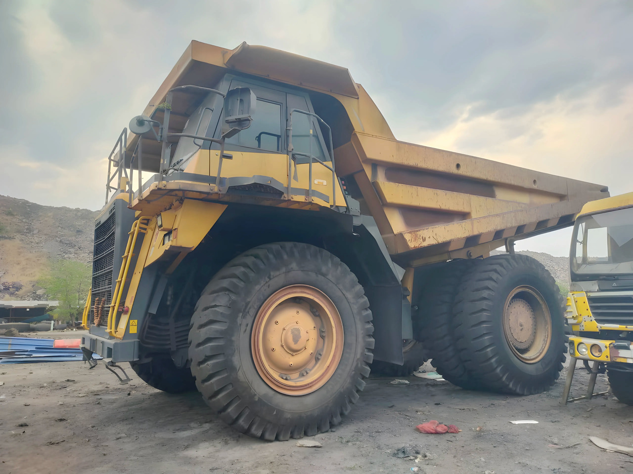KOMATSU DUMP TRUCK HD785-7 - Maskine til minedrift: billede 3 KOMATSU DUMP TRUCK HD785-7 - Maskine til minedrift: billede 3