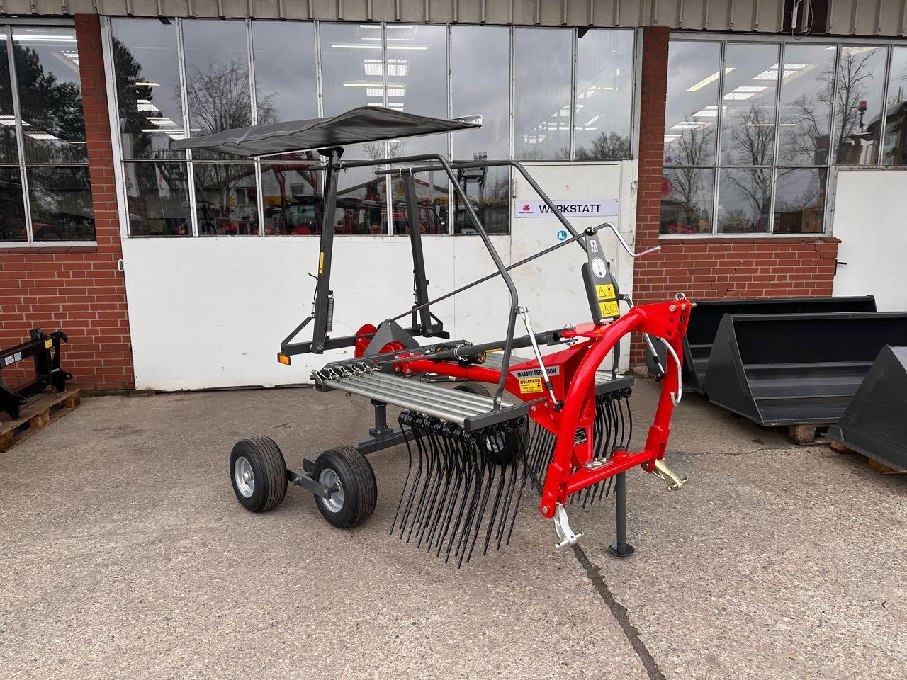 Massey Ferguson 381 DN - Høvender: billede 3 Massey Ferguson 381 DN - Høvender: billede 3