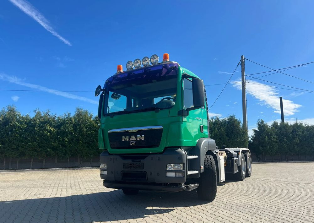 MAN TGS 26.440 | Hakowiec Meiller| 6x4 | 440 KM | przód resor, tył pneumatyczne |Belka ostrzegawcza (koguty) - Lastbil kroghejs: billede 1 MAN TGS 26.440 | Hakowiec Meiller| 6x4 | 440 KM | przód resor, tył pneumatyczne |Belka ostrzegawcza (koguty) - Lastbil kroghejs: billede 1