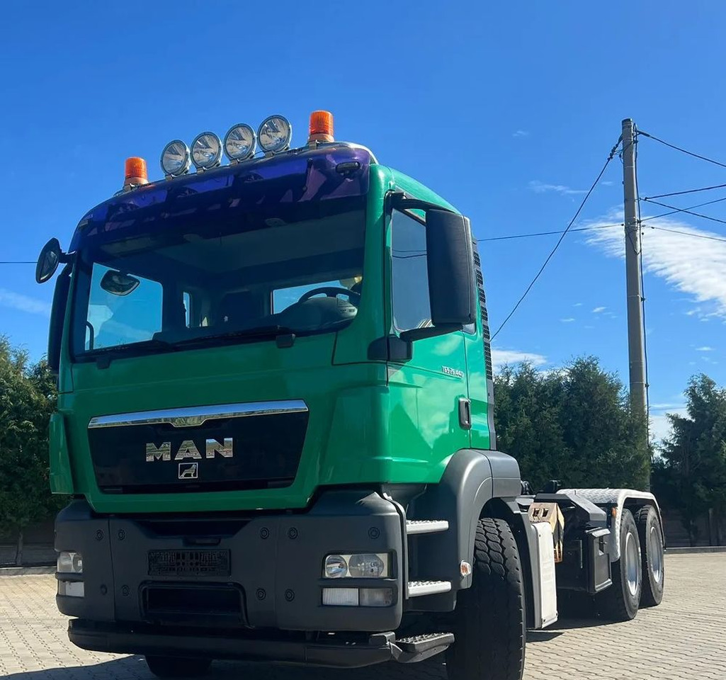 MAN TGS 26.440 | Hakowiec Meiller-Kipper | 6x4 - dwie osie napędowe | 440 KM | przód resor, tył pneumatyczne |Belka ostrzegawcza (koguty) - Lastbil kroghejs: billede 1 MAN TGS 26.440 | Hakowiec Meiller-Kipper | 6x4 - dwie osie napędowe | 440 KM | przód resor, tył pneumatyczne |Belka ostrzegawcza (koguty) - Lastbil kroghejs: billede 1