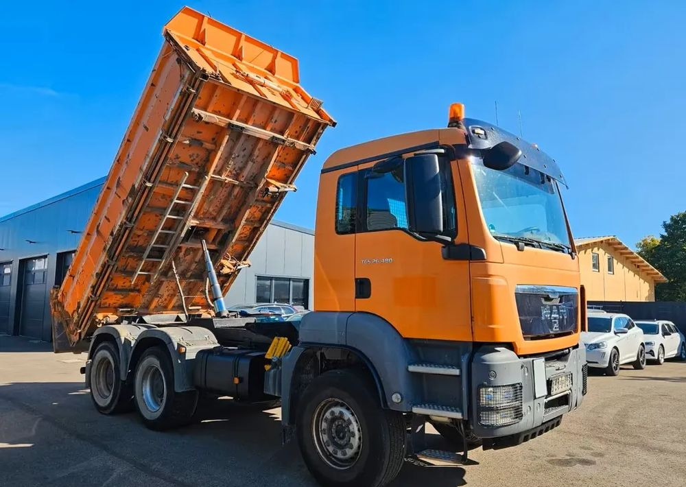 MAN TGS 26.480 6x4 WYWROTKA 3-STRONNA | AUTOMAT | EURO 5 | PRZEBIEG 310 000km! - Tipvogn lastbil: billede 4 MAN TGS 26.480 6x4 WYWROTKA 3-STRONNA | AUTOMAT | EURO 5 | PRZEBIEG 310 000km! - Tipvogn lastbil: billede 4