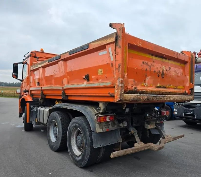 Mercedes-Benz Arocs 2645 6x4 – Wywrotka Meiller 3- stronny/ Manual / Retarder / BORDMATIK / Blatt/Blatt - Tipvogn lastbil: billede 2 Mercedes-Benz Arocs 2645 6x4 – Wywrotka Meiller 3- stronny/ Manual / Retarder / BORDMATIK / Blatt/Blatt - Tipvogn lastbil: billede 2