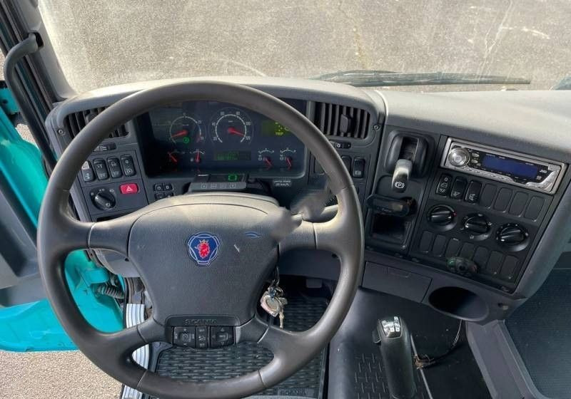 Scania R380 / 6x2 / Pezzaioli / 2-poziomowa zabudowa do przewozu zwierząt / Euro 3 / oś podnoszona / podnoszony dach - Veetransport lastbil: billede 5 Scania R380 / 6x2 / Pezzaioli / 2-poziomowa zabudowa do przewozu zwierząt / Euro 3 / oś podnoszona / podnoszony dach - Veetransport lastbil: billede 5