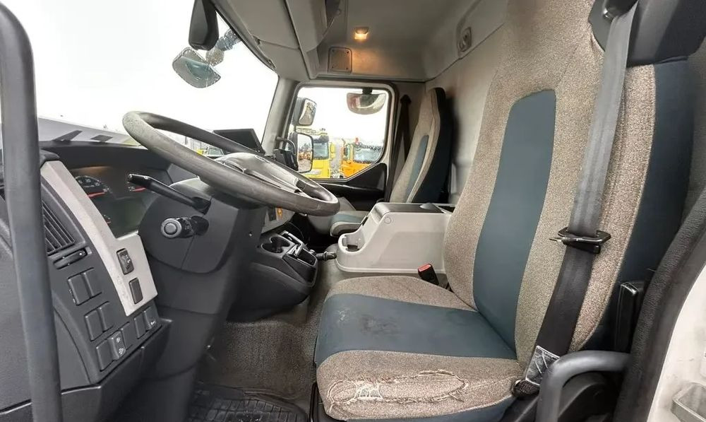 Leje en  Volvo FL 250 | Chłodnia Carrier Supra -30°C | Hydrauliczna platforma załadunkowa | ogrzewanie postojowe | 187 654 km | Automatyczna skrzynia | Euro 6 |4x2 Volvo FL 250 | Chłodnia Carrier Supra -30°C | Hydrauliczna platforma załadunkowa | ogrzewanie postojowe | 187 654 km | Automatyczna skrzynia | Euro 6 |4x2: billede 18