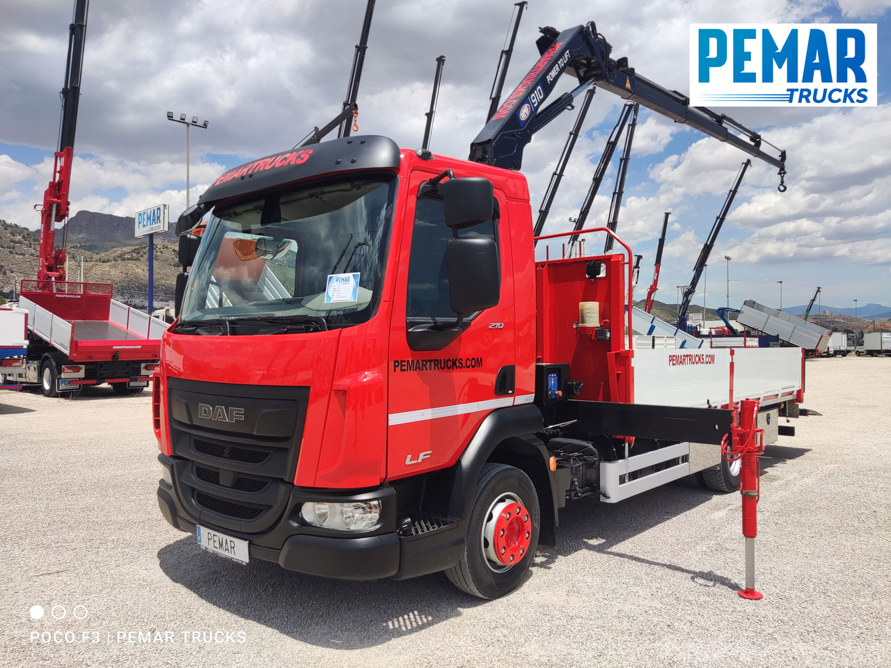 DAF LF 210 GRUA CAJA FIJA - Lastbil med lad, Lastbil med kran: billede 1 DAF LF 210 GRUA CAJA FIJA - Lastbil med lad, Lastbil med kran: billede 1