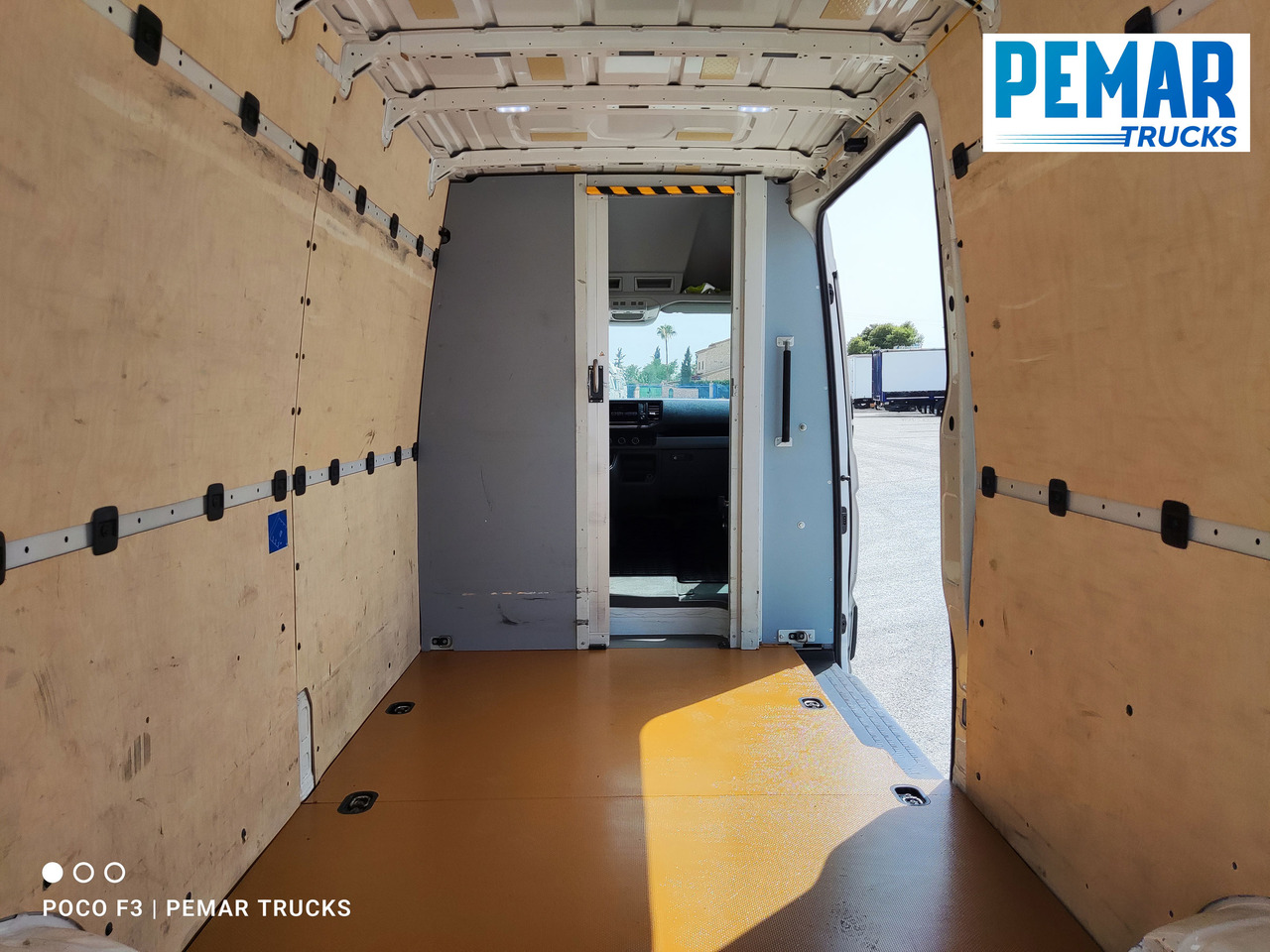 Varevogn VOLKSWAGEN CRAFTER 2.0 FURGON L4 H3 EURO 6 140 CV: billede 16 Varevogn VOLKSWAGEN CRAFTER 2.0 FURGON L4 H3 EURO 6 140 CV: billede 16