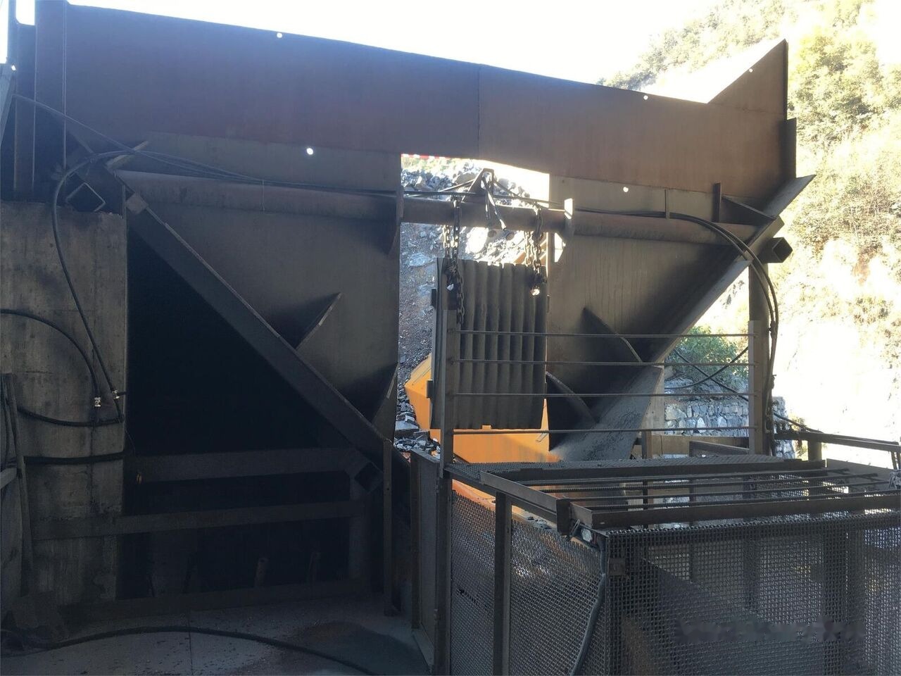 Kinglink ZSW600x150 Vibriting Feeder For Sale - Maskine til minedrift: billede 3 Kinglink ZSW600x150 Vibriting Feeder For Sale - Maskine til minedrift: billede 3