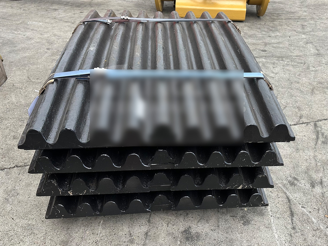 KINGLINK High Manganese Steel Movable Jaw Plates 17003347 for CT2036 Jaw Crusher - Reservedel for Entreprenørmaskin: billede 1 KINGLINK High Manganese Steel Movable Jaw Plates 17003347 for CT2036 Jaw Crusher - Reservedel for Entreprenørmaskin: billede 1