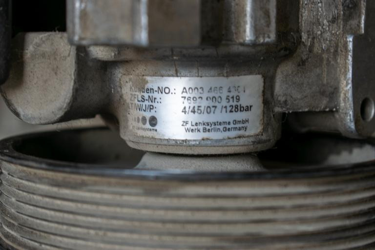 MERCEDES-BENZ SPRINTER (903) 313 CDI HYDRAULIC POWER STEERING PUMP - Stryrepumpe for Lastbil: billede 3 MERCEDES-BENZ SPRINTER (903) 313 CDI HYDRAULIC POWER STEERING PUMP - Stryrepumpe for Lastbil: billede 3