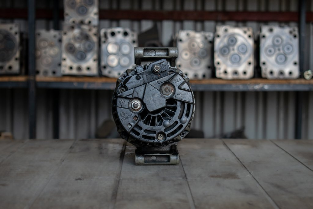 MERCEDES-BENZ SPRINTER CDI - Generator for Lastbil: billede 2 MERCEDES-BENZ SPRINTER CDI - Generator for Lastbil: billede 2