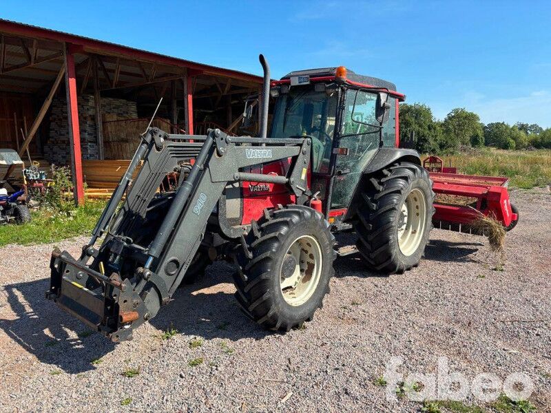 Valtra 900-4 Traktor med frontlastare - Traktor: billede 1 Valtra 900-4 Traktor med frontlastare - Traktor: billede 1