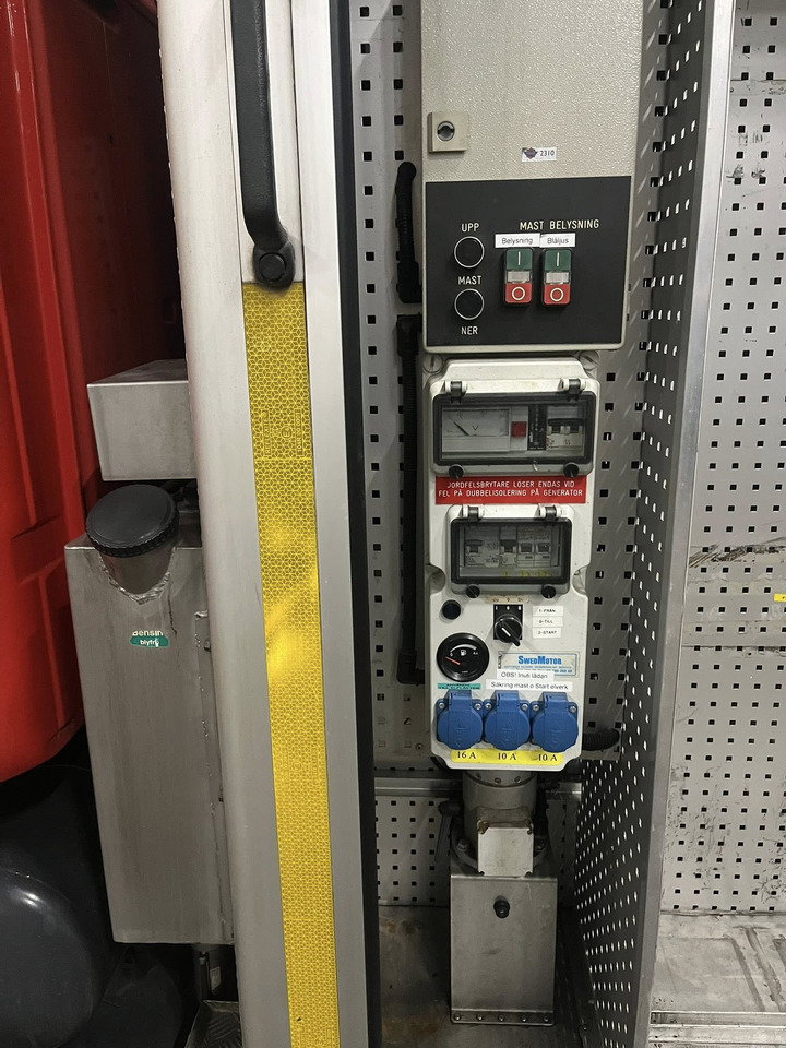 SCANIA P94GB 4x2 NZ310 - Fire engine - Brandbil: billede 3 SCANIA P94GB 4x2 NZ310 - Fire engine - Brandbil: billede 3