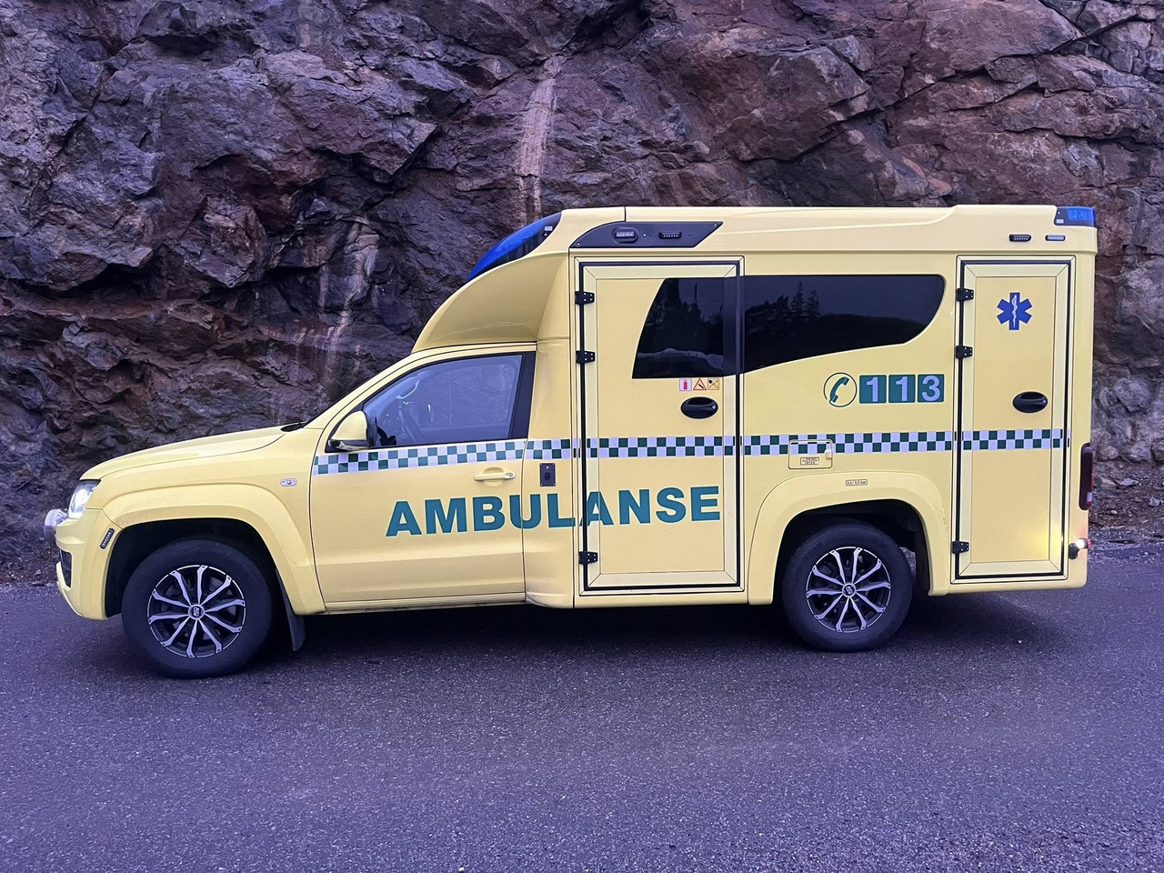 VOLKSWAGEN Amarok XL 4motion - AMBULANCE /Krankenwagen - Ambulance: billede 3 VOLKSWAGEN Amarok XL 4motion - AMBULANCE /Krankenwagen - Ambulance: billede 3