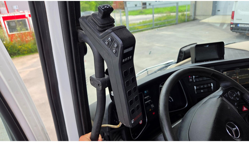 Leje en Mercedes-Benz Actros 2543 6X2*4 Mercedes-Benz Actros 2543 6X2*4: billede 15 Leje en Mercedes-Benz Actros 2543 6X2*4 Mercedes-Benz Actros 2543 6X2*4: billede 15