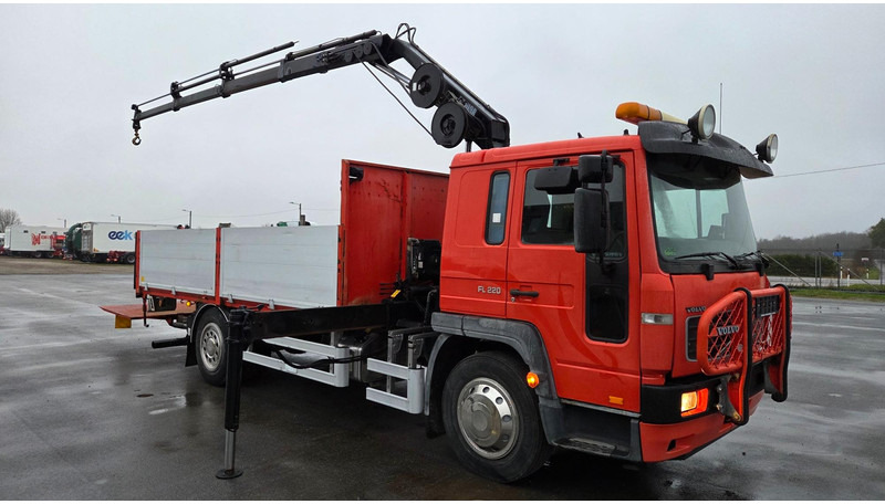 Volvo FL220 4X2 HIAB 077 - Lastbil med lad, Lastbil med kran: billede 2 Volvo FL220 4X2 HIAB 077 - Lastbil med lad, Lastbil med kran: billede 2