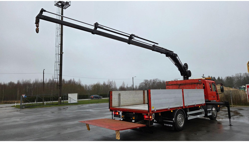 Volvo FL220 4X2 HIAB 077 - Lastbil med lad, Lastbil med kran: billede 3 Volvo FL220 4X2 HIAB 077 - Lastbil med lad, Lastbil med kran: billede 3