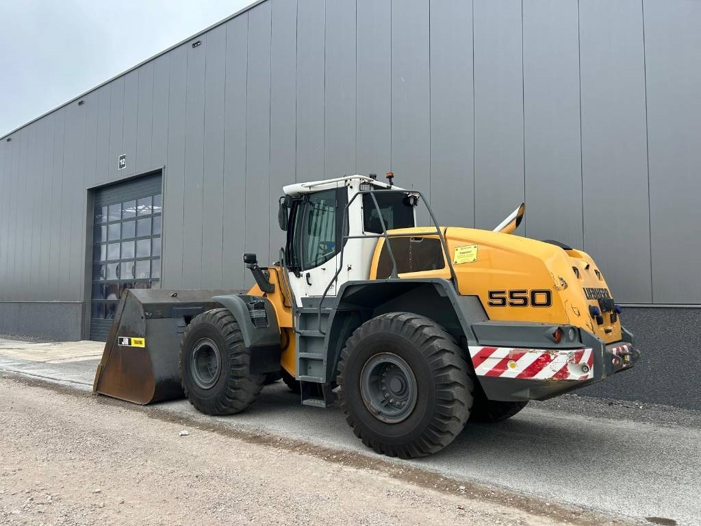 Liebherr L 550 (Comes with High-tip - Mit Hochkipper)  - Gummihjulslæsser: billede 3 Liebherr L 550 (Comes with High-tip - Mit Hochkipper)  - Gummihjulslæsser: billede 3