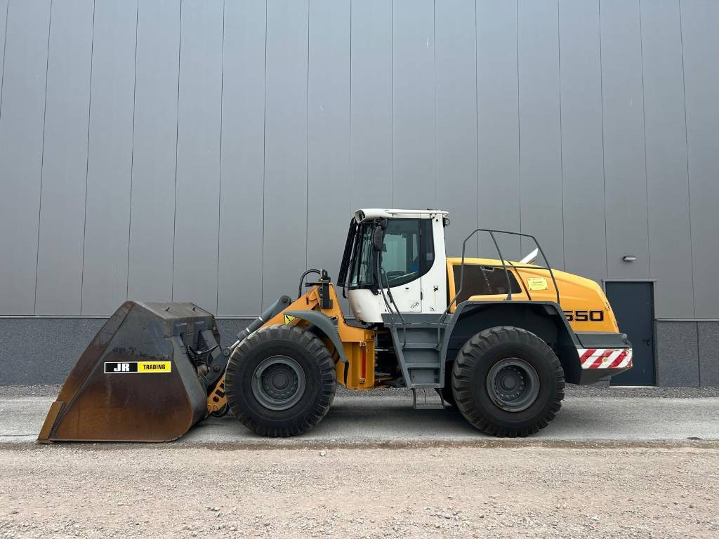 Liebherr L 550 (Comes with High-tip - Mit Hochkipper)  - Gummihjulslæsser: billede 1 Liebherr L 550 (Comes with High-tip - Mit Hochkipper)  - Gummihjulslæsser: billede 1