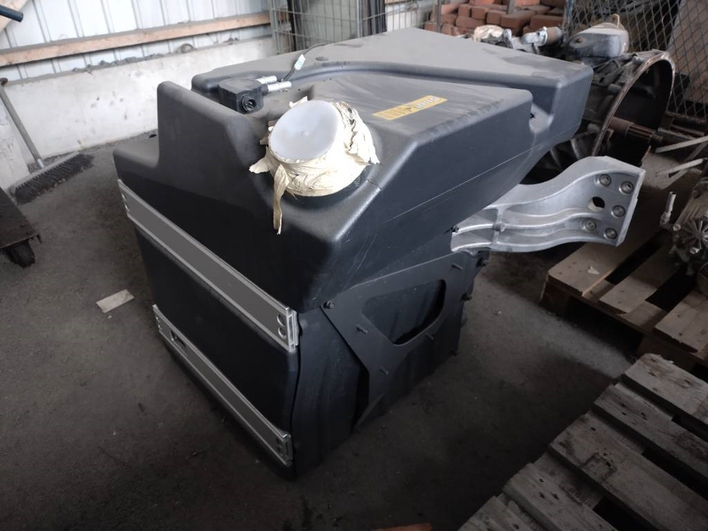 Volvo Polttoaine tankki 2+2 - Ramme/ Chassis for Lastbil: billede 2 Volvo Polttoaine tankki 2+2 - Ramme/ Chassis for Lastbil: billede 2