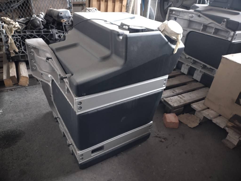 Volvo Polttoaine tankki 2+2 - Ramme/ Chassis for Lastbil: billede 1 Volvo Polttoaine tankki 2+2 - Ramme/ Chassis for Lastbil: billede 1