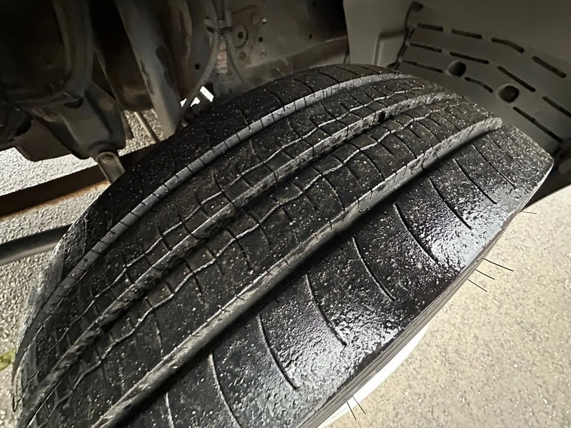 Mercedes-Benz Atego 815 / NL TRUCK / EURO 3 / LOW KM / BOX+LIFT / MANUAL / ANALOG TACHO - Lastbil varevogn: billede 4 Mercedes-Benz Atego 815 / NL TRUCK / EURO 3 / LOW KM / BOX+LIFT / MANUAL / ANALOG TACHO - Lastbil varevogn: billede 4