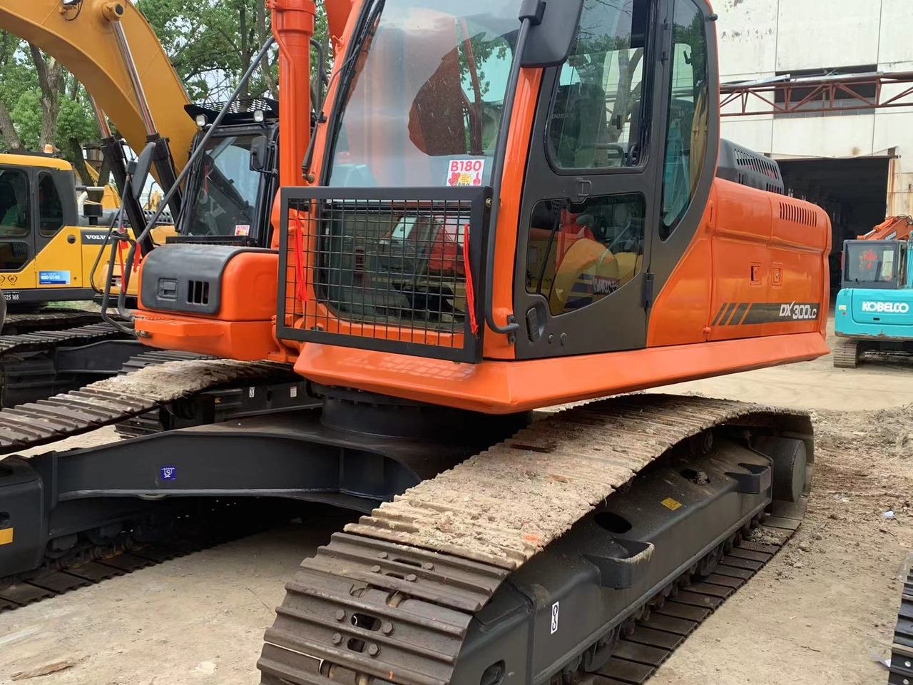 DOOSAN DX300LC - Bæltegravemaskine: billede 1 DOOSAN DX300LC - Bæltegravemaskine: billede 1