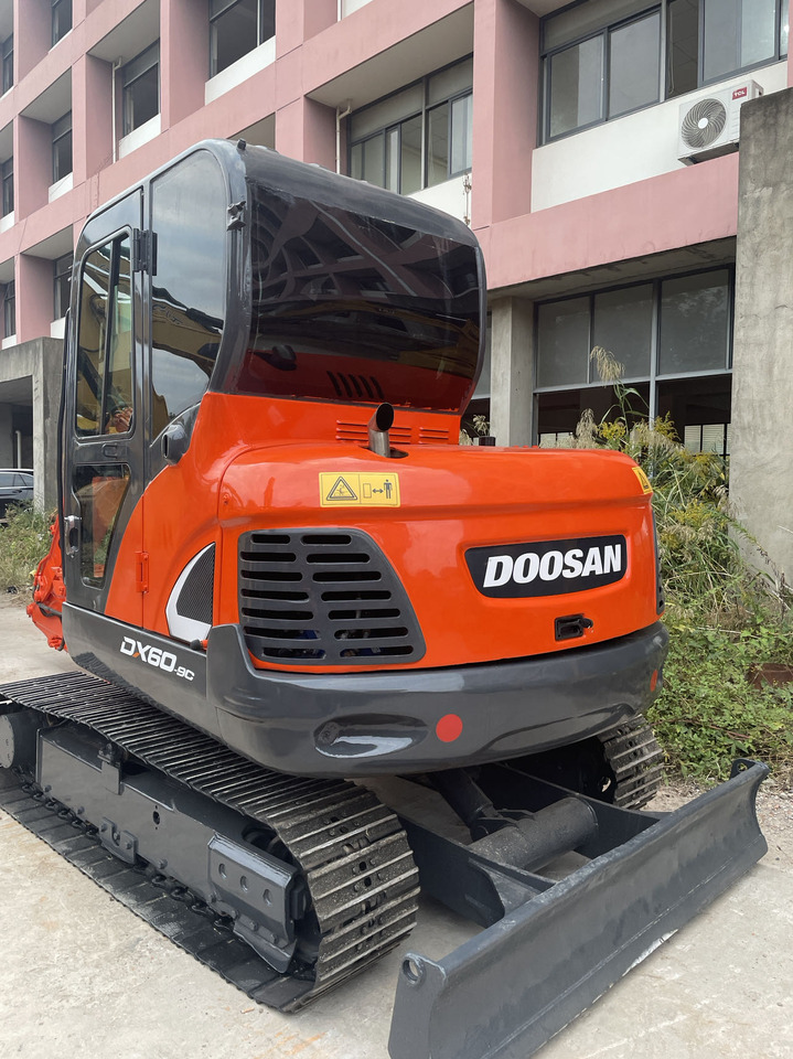 DOOSAN DX60-9C - Bæltegravemaskine: billede 1 DOOSAN DX60-9C - Bæltegravemaskine: billede 1