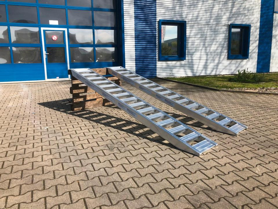 Alurampen Satz 3m 3000KG Minibagger Minilader Quad Auffahrrampe *INKL.19% MWST* - Læsserampe: billede 3 Alurampen Satz 3m 3000KG Minibagger Minilader Quad Auffahrrampe *INKL.19% MWST* - Læsserampe: billede 3