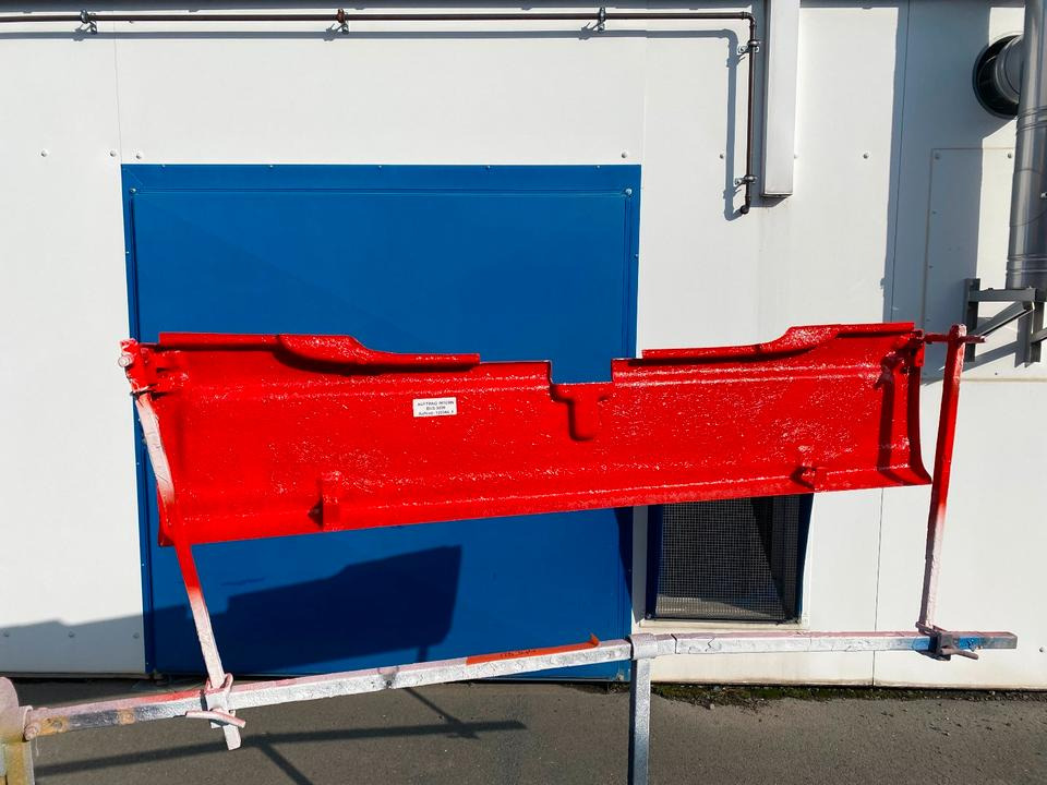 MAN Lions City A21 Heckstoßstange mit AHK Ausschnitt Lackiert UNI-Wunschfarbton OE 88732035011 / 88.73203-5011 *INKL.19% MWST* - Kofanger for Bus: billede 2 MAN Lions City A21 Heckstoßstange mit AHK Ausschnitt Lackiert UNI-Wunschfarbton OE 88732035011 / 88.73203-5011 *INKL.19% MWST* - Kofanger for Bus: billede 2