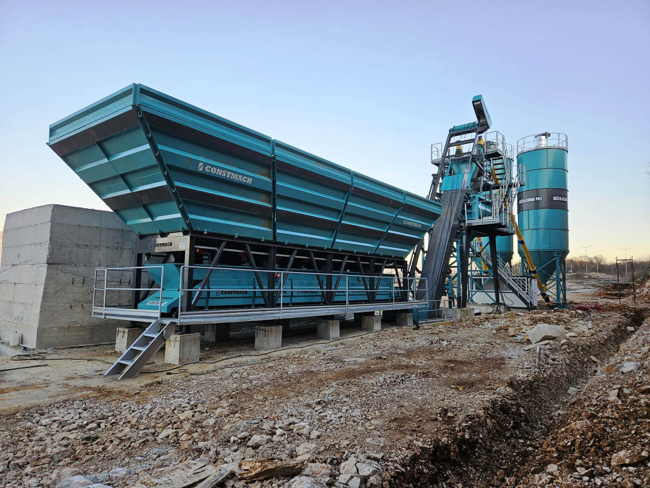 Constmach 120 m³/h Compact Concrete Batching Plant - Betonfabrik: billede 1 Constmach 120 m³/h Compact Concrete Batching Plant - Betonfabrik: billede 1