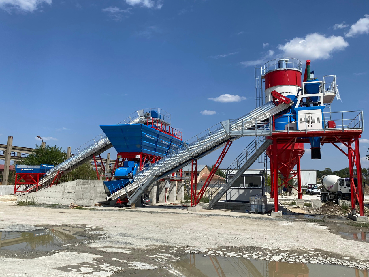 Constmach 60 m³/h Compact Concrete Batching Plant With Band - Betonfabrik: billede 1 Constmach 60 m³/h Compact Concrete Batching Plant With Band - Betonfabrik: billede 1