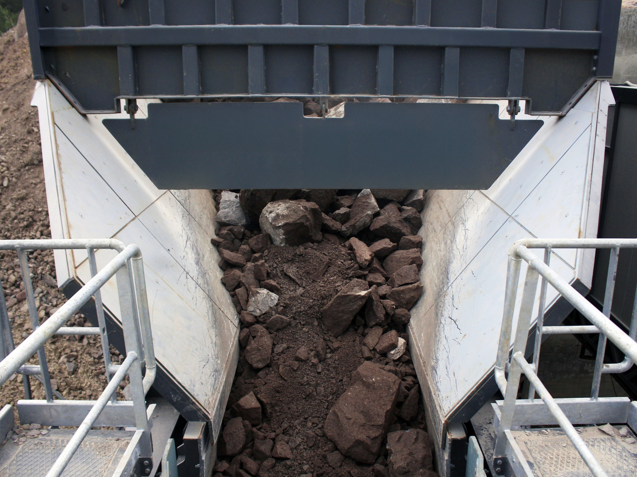 Constmach Alimentateur Vibrant Bunker Dans Des Capacités de 80 à 500 Tonnes - Maskine til minedrift: billede 2 Constmach Alimentateur Vibrant Bunker Dans Des Capacités de 80 à 500 Tonnes - Maskine til minedrift: billede 2