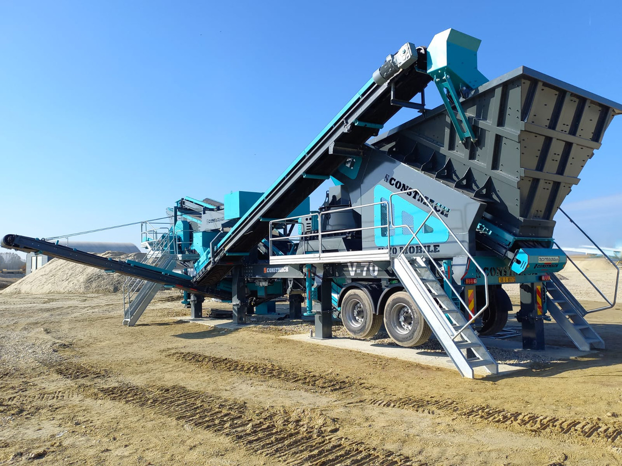 Constmach Concasseur Mobile À Arbre Vertical D'une Capacité De 200 T/H - Mobil knuser: billede 1 Constmach Concasseur Mobile À Arbre Vertical D'une Capacité De 200 T/H - Mobil knuser: billede 1