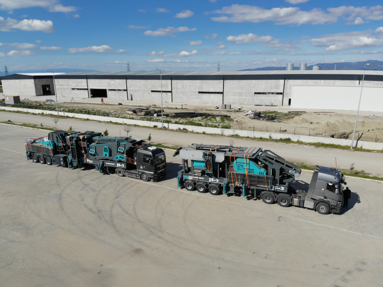 Constmach Installation Mobile De Concassage De Pierres D'une Capacité De 300 Tonnes - Mobil knuser: billede 1 Constmach Installation Mobile De Concassage De Pierres D'une Capacité De 300 Tonnes - Mobil knuser: billede 1