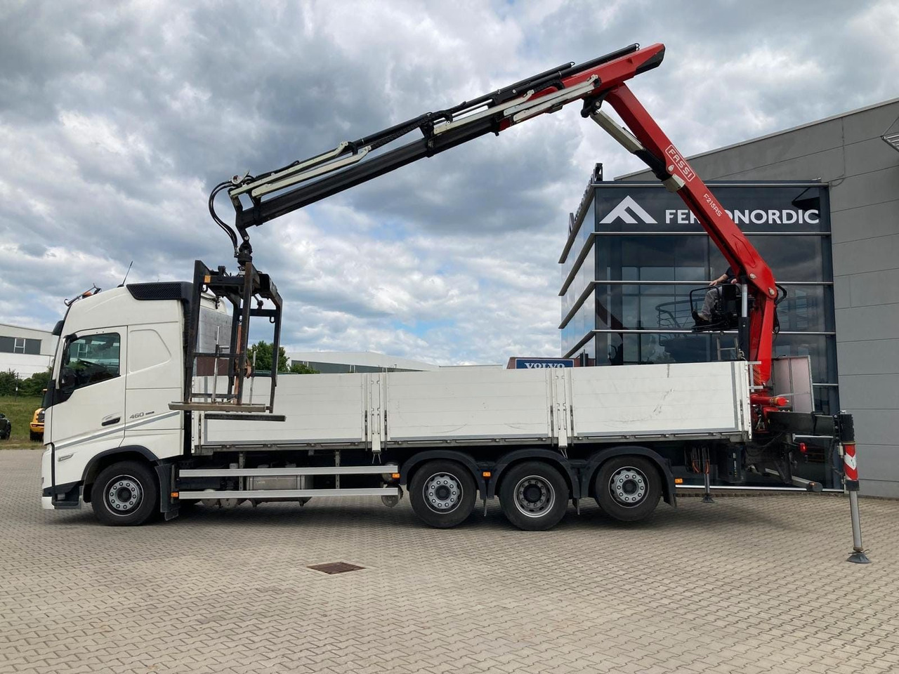 Volvo FH460 8x2 TRIDEM VLA&NLA gelenkt*FASSI F215AS.24 - Lastbil med kran: billede 4 Volvo FH460 8x2 TRIDEM VLA&NLA gelenkt*FASSI F215AS.24 - Lastbil med kran: billede 4