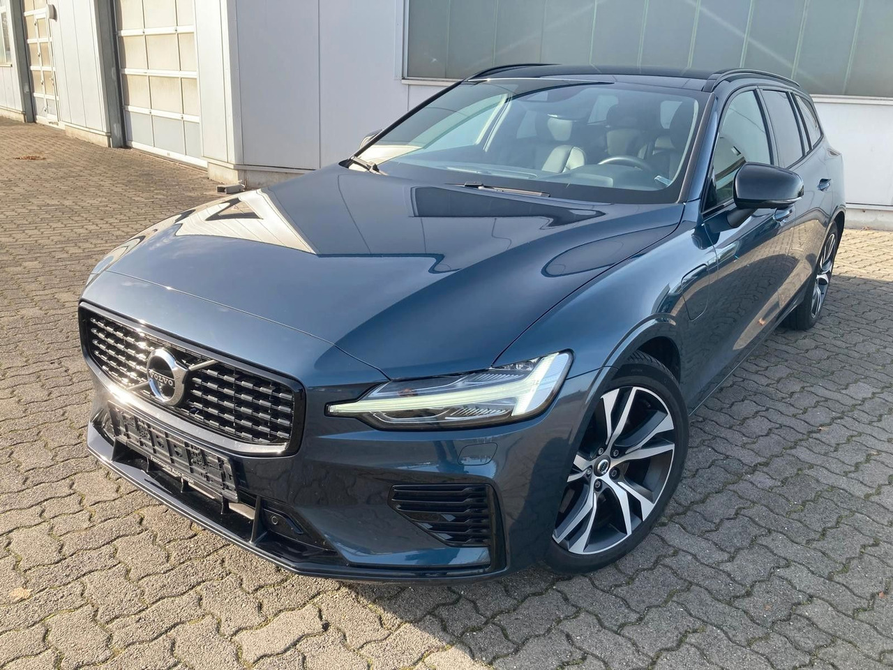 Volvo V60 T8 R Design Recharge Plug-In Hybrid AWD - Stationcar: billede 1 Volvo V60 T8 R Design Recharge Plug-In Hybrid AWD - Stationcar: billede 1