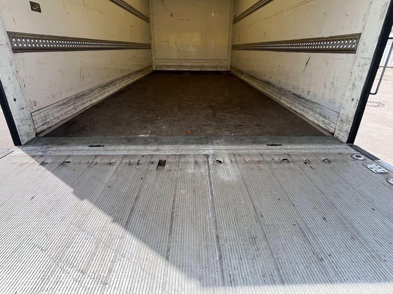 Varebil med kasse Renault D7.5 210 Kofferaufbau mit LBW: billede 14 Varebil med kasse Renault D7.5 210 Kofferaufbau mit LBW: billede 14