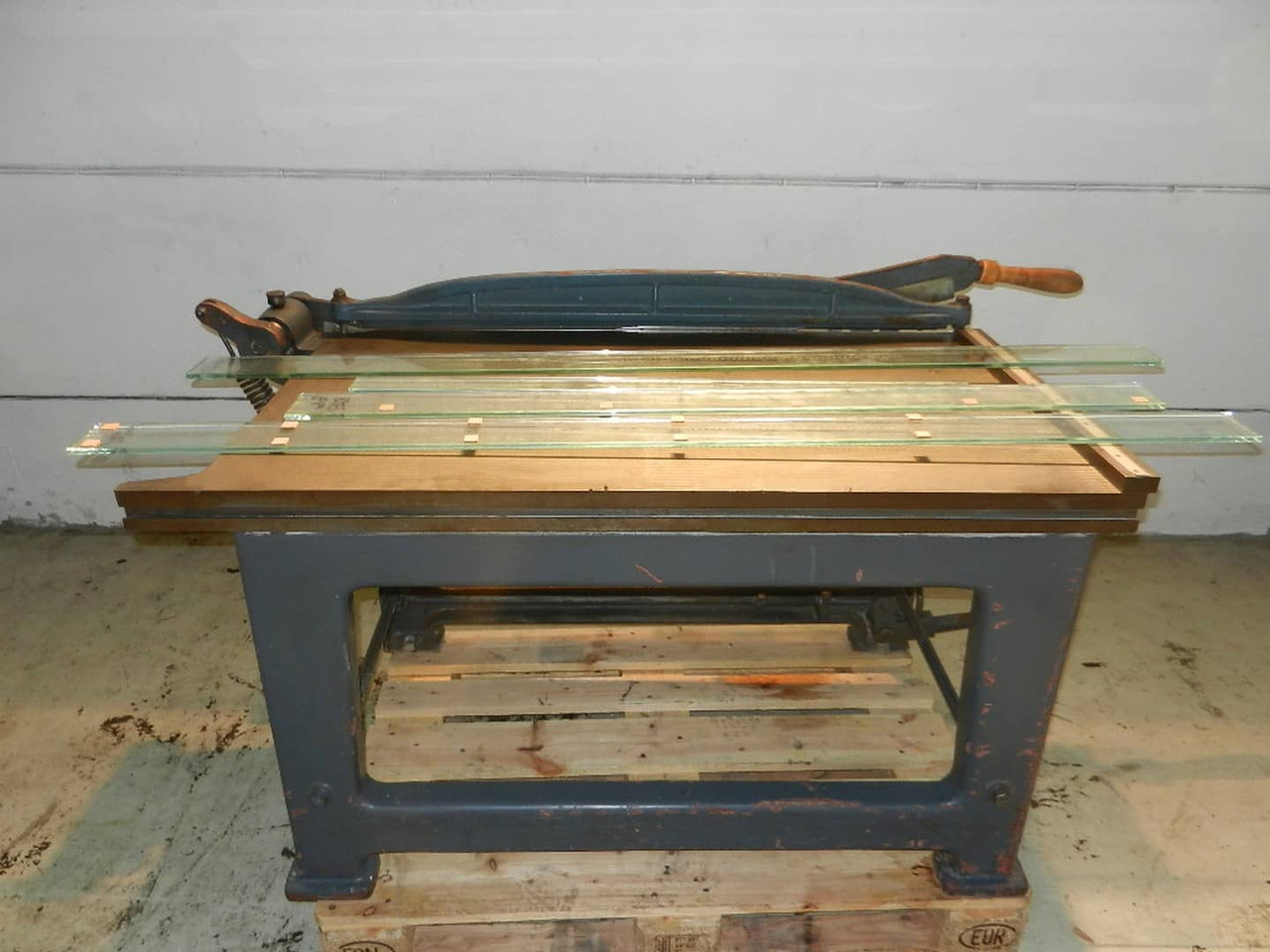 Polar 72-82-90-115 - Papir skæremaskine: billede 1 Polar 72-82-90-115 - Papir skæremaskine: billede 1