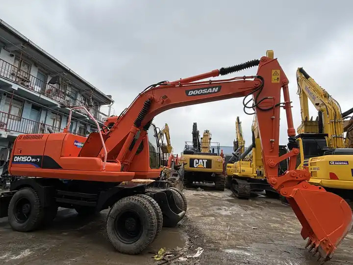 15ton Used Wheel Excavator Doosan Dh150w-7 Made In Korea For Sale With Original Good Running Condition In Shanghai - Hjulgravemaskine: billede 2 15ton Used Wheel Excavator Doosan Dh150w-7 Made In Korea For Sale With Original Good Running Condition In Shanghai - Hjulgravemaskine: billede 2