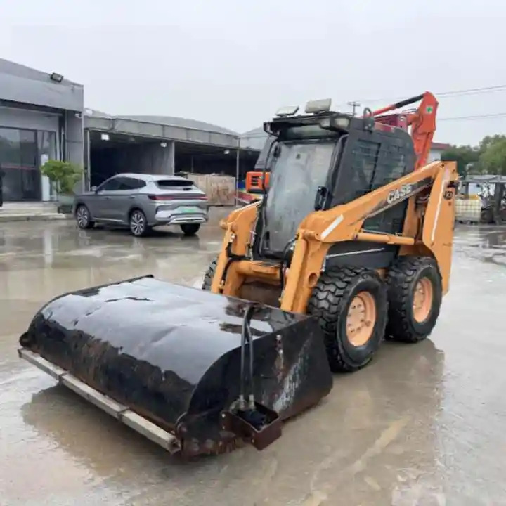 Factory Price case 420 Mini Skid Steer Loader Free After Sale 420 430 440 Mini Skid Steer Loader with Brand Engine - Skridstyret minilæsser: billede 2 Factory Price case 420 Mini Skid Steer Loader Free After Sale 420 430 440 Mini Skid Steer Loader with Brand Engine - Skridstyret minilæsser: billede 2