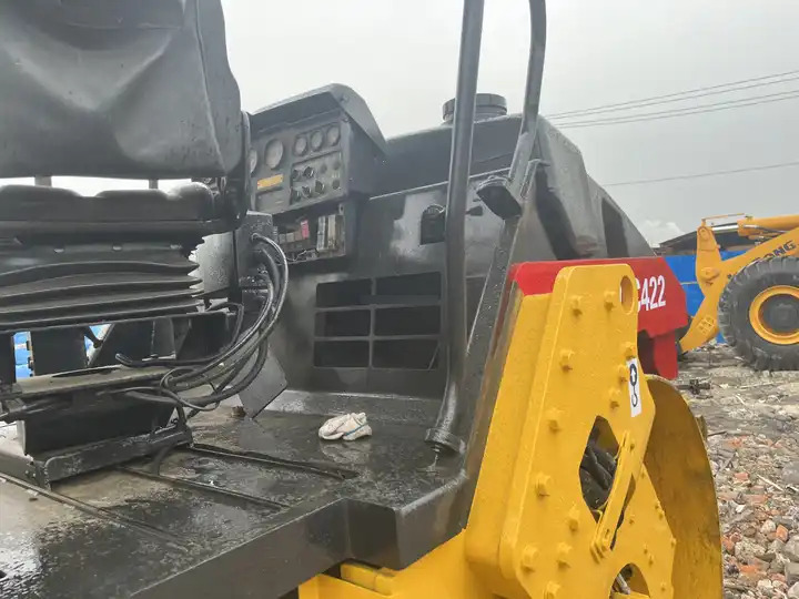 High Quality Used Industrial Compactor Machine Dynapac Cc 422 Hydraulic Vibrating Road Roller For Sale With High Quality - Vejtromle: billede 5 High Quality Used Industrial Compactor Machine Dynapac Cc 422 Hydraulic Vibrating Road Roller For Sale With High Quality - Vejtromle: billede 5