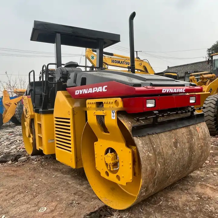 High Quality Used Industrial Compactor Machine Dynapac Cc 422 Hydraulic Vibrating Road Roller For Sale With High Quality - Vejtromle: billede 1 High Quality Used Industrial Compactor Machine Dynapac Cc 422 Hydraulic Vibrating Road Roller For Sale With High Quality - Vejtromle: billede 1