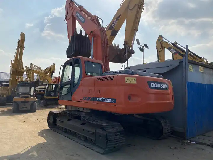 Korea Used Excavator 20ton Doosan Dx225 Dx220 Dx200 Hydraulic Crawler Second Hand Doosan 20ton 22ton Excavator - Gravemaskine: billede 4 Korea Used Excavator 20ton Doosan Dx225 Dx220 Dx200 Hydraulic Crawler Second Hand Doosan 20ton 22ton Excavator - Gravemaskine: billede 4
