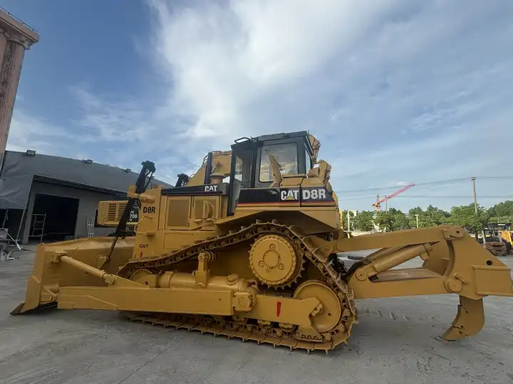 Used CAT D8R bulldozer in good condition for sale - Bulldozer: billede 3 Used CAT D8R bulldozer in good condition for sale - Bulldozer: billede 3