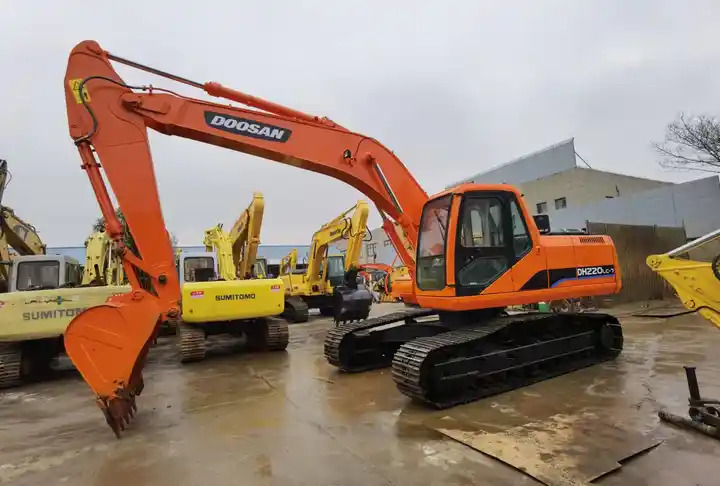 Bæltegravemaskine Used Doosan DH220-7 excavator on sale with manual engine made in Korea: billede 6 Bæltegravemaskine Used Doosan DH220-7 excavator on sale with manual engine made in Korea: billede 6