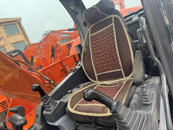 Used Excavator Doosan Dx75-9C Excavators Earth-moving Machinery Doosan Dx60 Dx80 Dx75-9c Dx225 Dh55 Dx60-9c for Sale - Bæltegravemaskine: billede 2 Used Excavator Doosan Dx75-9C Excavators Earth-moving Machinery Doosan Dx60 Dx80 Dx75-9c Dx225 Dh55 Dx60-9c for Sale - Bæltegravemaskine: billede 2