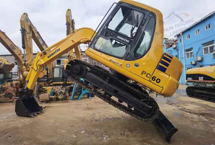 Used komatsu Pc60-7 Crawler Excavator 6 Ton Excavator In Shanghai China For Sale PC 60 60-7 PC60 PC78 excavator - Bæltegravemaskine: billede 4 Used komatsu Pc60-7 Crawler Excavator 6 Ton Excavator In Shanghai China For Sale PC 60 60-7 PC60 PC78 excavator - Bæltegravemaskine: billede 4