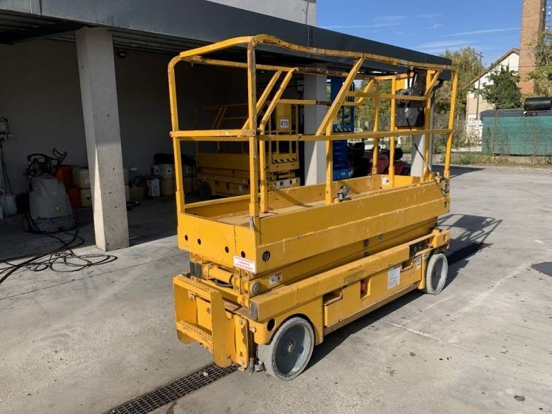 Haulotte Compact 8 - 8m, electric - Sakselift: billede 2 Haulotte Compact 8 - 8m, electric - Sakselift: billede 2