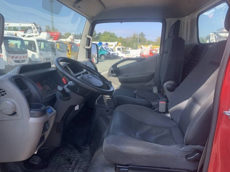 Lastbil med mandskabslift Nissan Cabstar Palfinger P260B - 25,6 m - 230 kg: billede 11