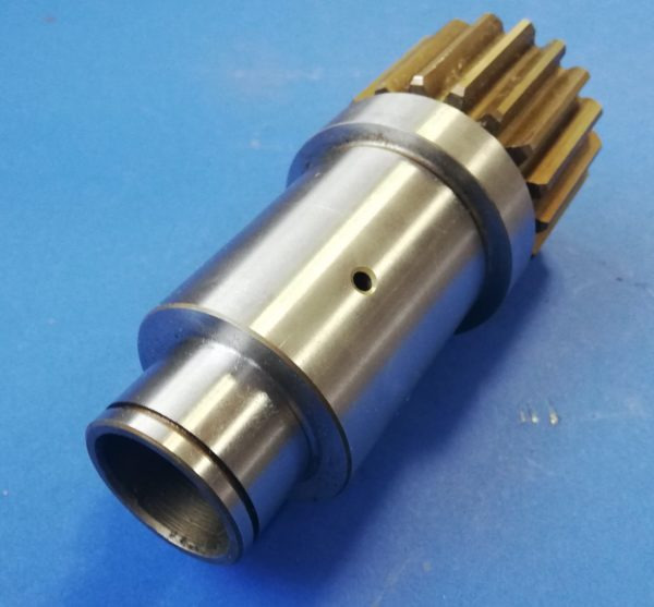 010430A Wałek silnika obrotu Bobcat 325 - Svingmotor for Entreprenørmaskin: billede 1 010430A Wałek silnika obrotu Bobcat 325 - Svingmotor for Entreprenørmaskin: billede 1